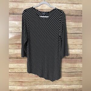 Travelers By Chico's Blouse Womens Size 2 Black Stripe Asymmetrical Hem Stretch